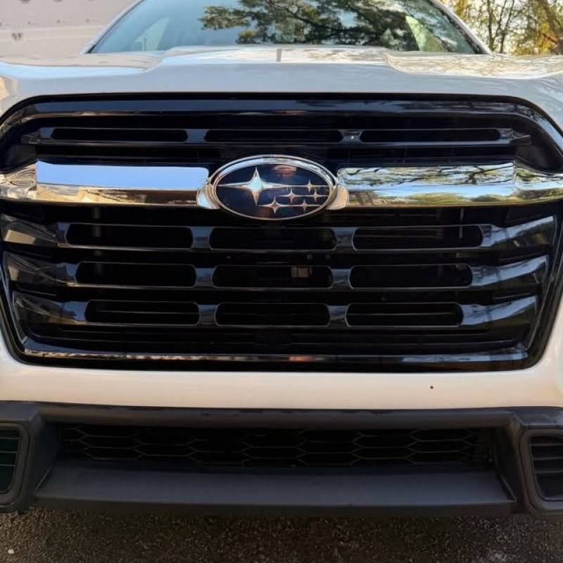 After: Subaru Ascent: Front grille